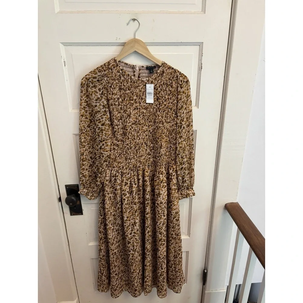 Ann Taylor Women's Tan Animal Print Smocked Fit & Flare Midi Dress‎ Size 6T New